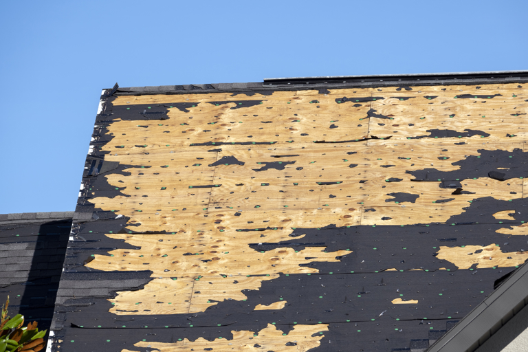  How to Tell When Your Roof Needs to Be Replaced